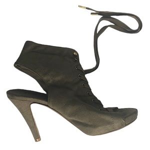 Fioni gray suede high heeled laced  bootie 4" heel Size 6